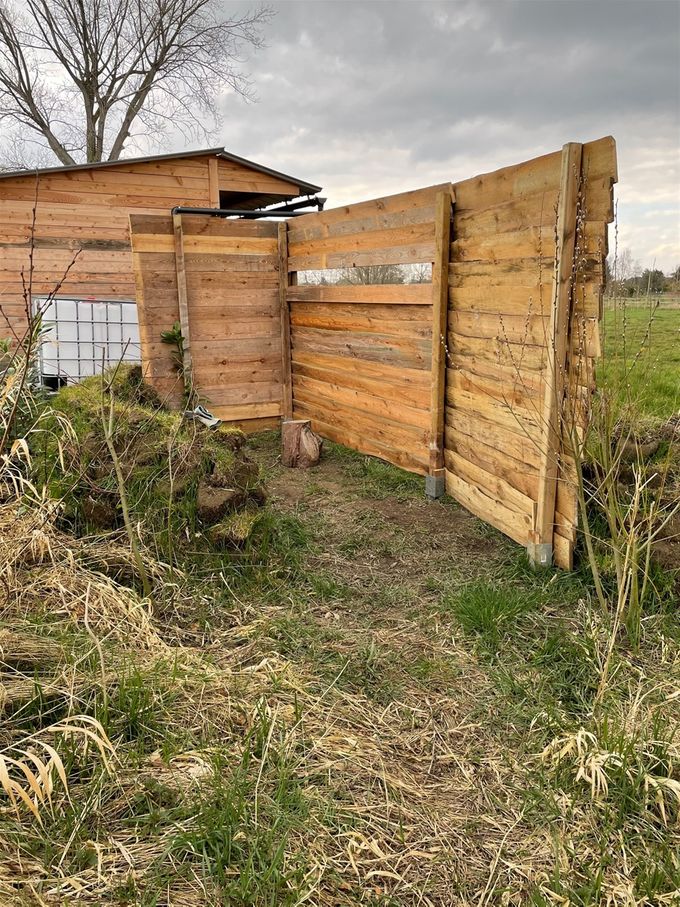Vogelkijkwand langs achteren  -  25 maart 2021